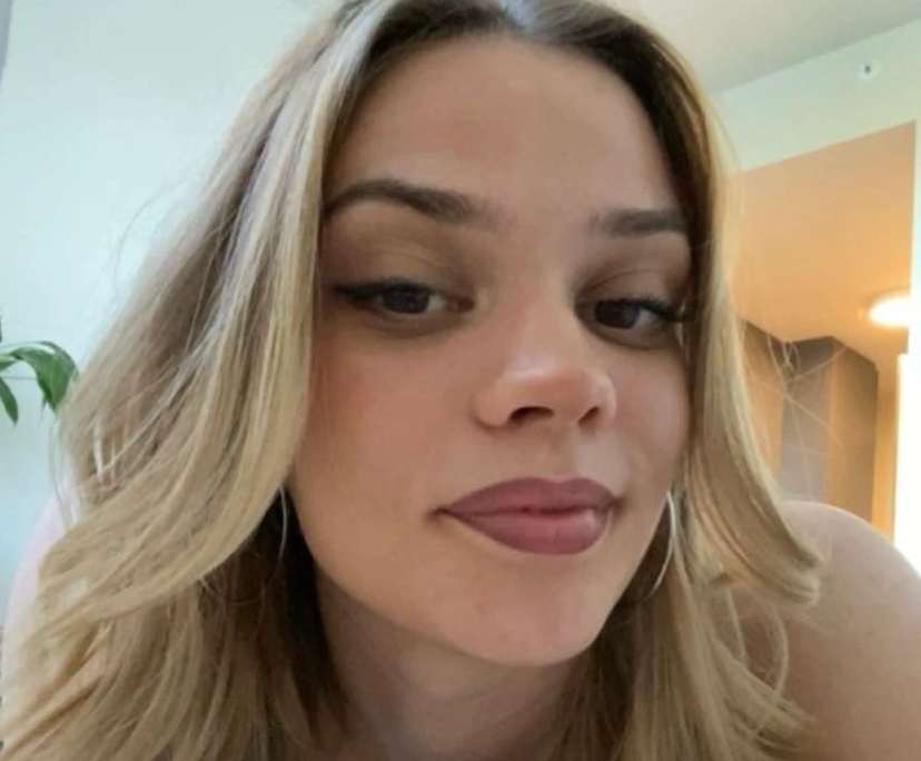 Emily (22), $350, Non-smoker, No pets, and No children