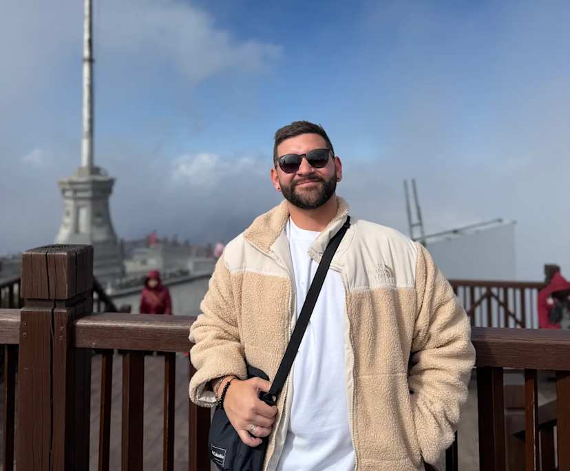 Simon (31), $500, Non-smoker, No pets, No children, and LGBTQIA+