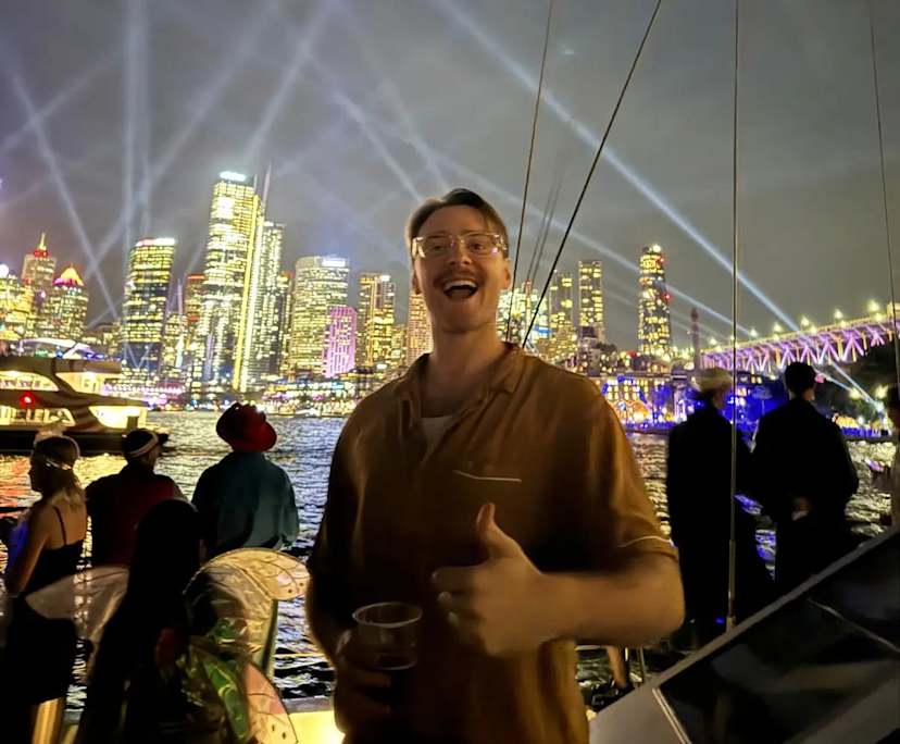 Ben (22), $400, Non-smoker, No pets, and No children