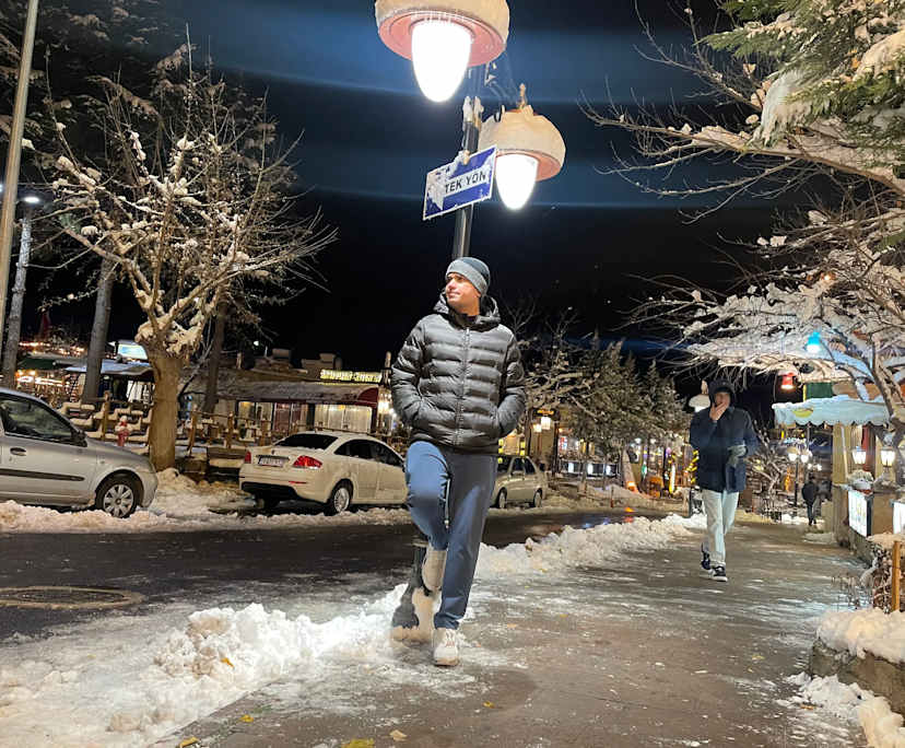 Waleed (33) and Hafsa (33), $400, 