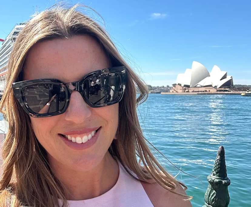 Fran (46), $400, Non-smoker, Have pets, and No children