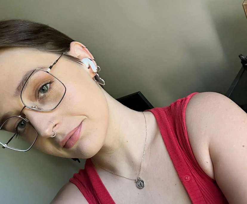 Giordan (29), $350, LGBTQIA+, Non-smoker, No pets, and No children