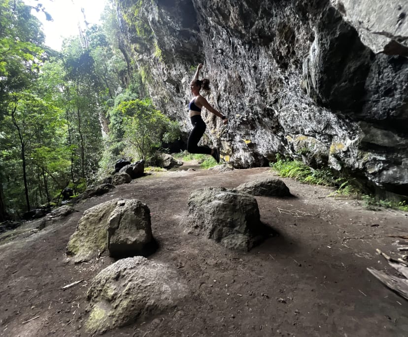 Jade (33) and Paul (46), $600, Non-smoker, Have pets, and No children