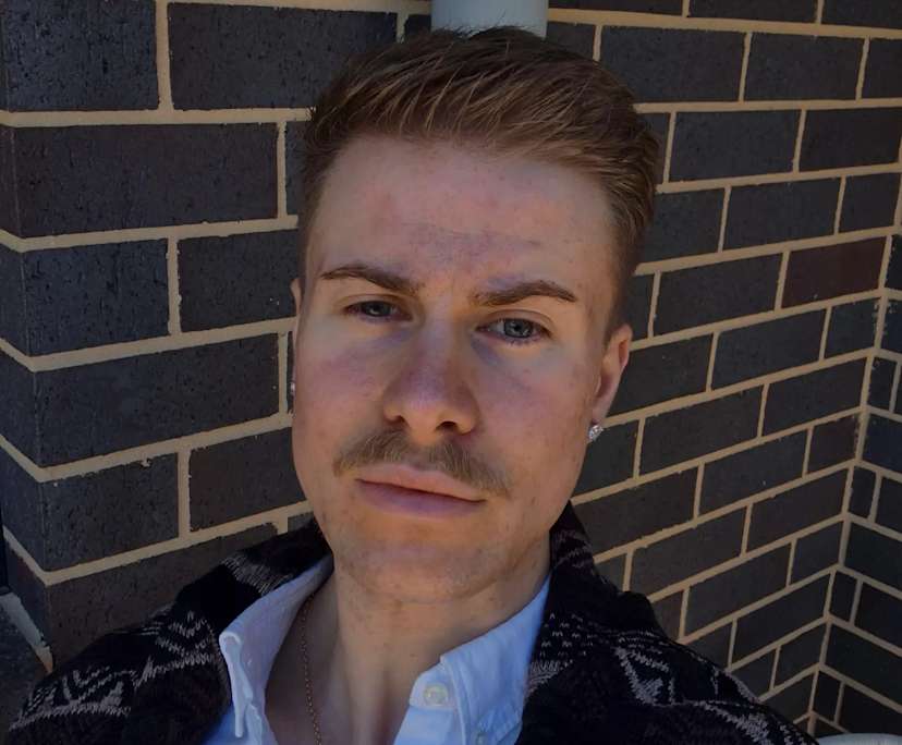 Aven (23), $500, LGBTQIA+, Non-smoker, No pets, and No children