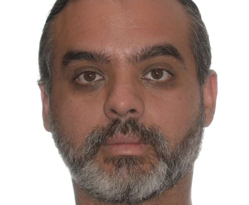 Aldo (42), $100, Non-smoker, Have pets, and Have children