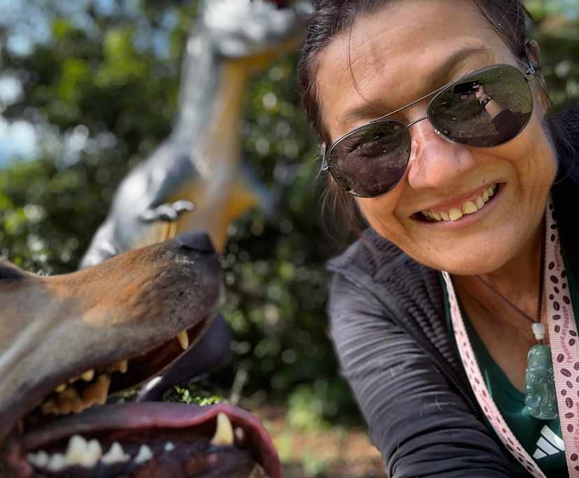 Dani (42), $400, Non-smoker, Have pets, and No children