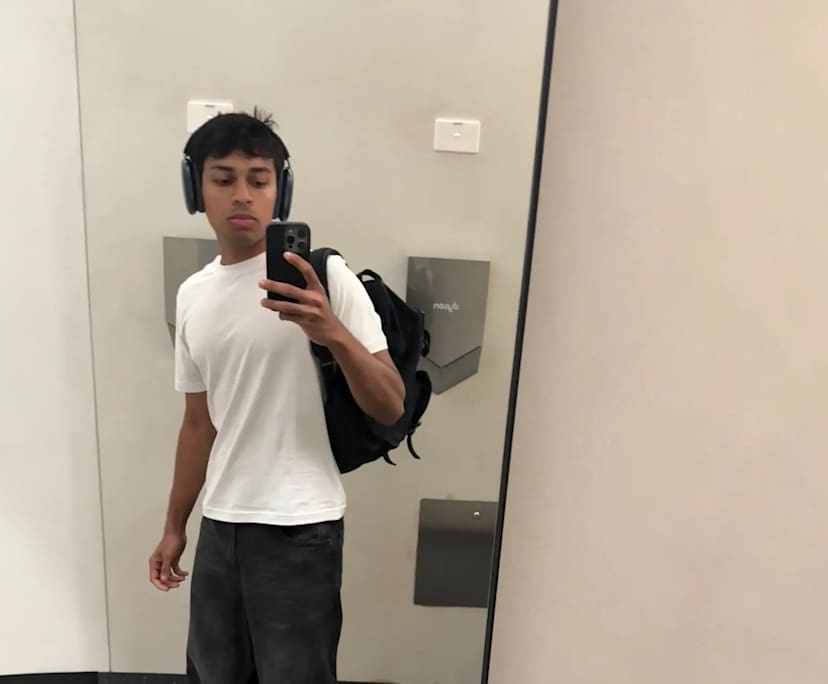 Pranav (18), $240, No children, Non-smoker, and No pets