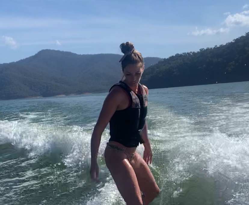 Evie (35), $350, Non-smoker, Have pets, and No children