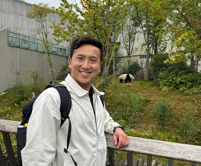 Ron (28), $400, Non-smoker, No pets, and No children