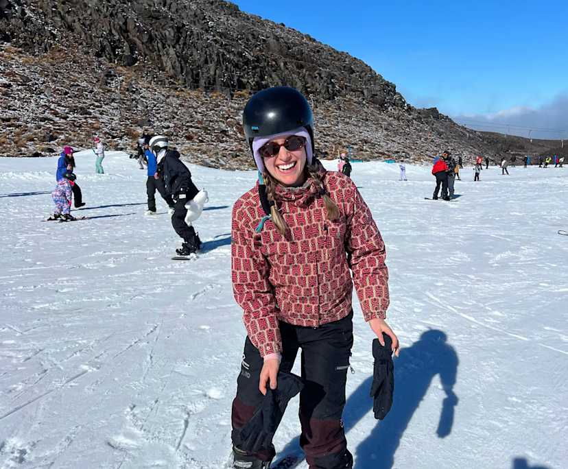 Macey (23), $380, Non-smoker, No pets, and No children