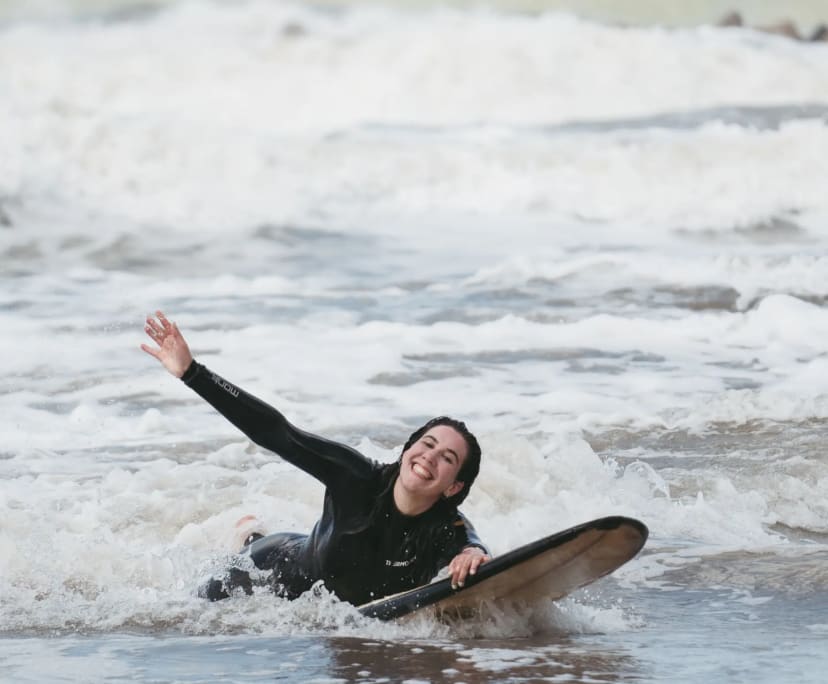 Natalia (28), $350, Non-smoker, Have pets, and No children