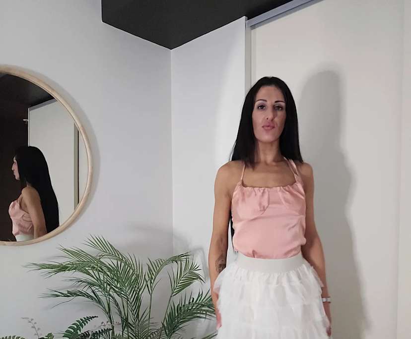 Brooke Lawton (35), $500, Smoker, No pets, and No children