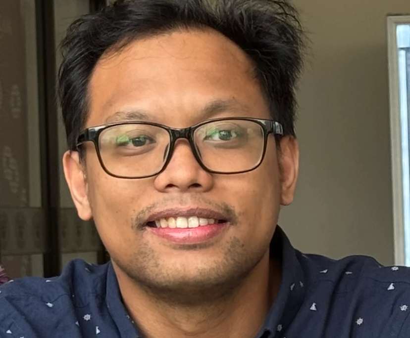 Ihsan (38), $400, No children, Non-smoker, and No pets