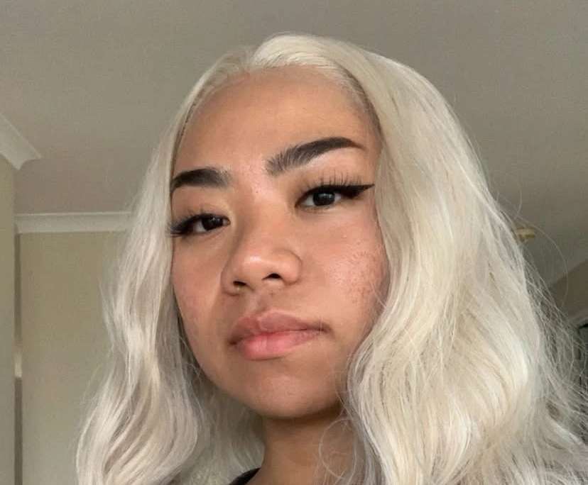 Monica (27), $300, Have pets, Non-smoker, and No children