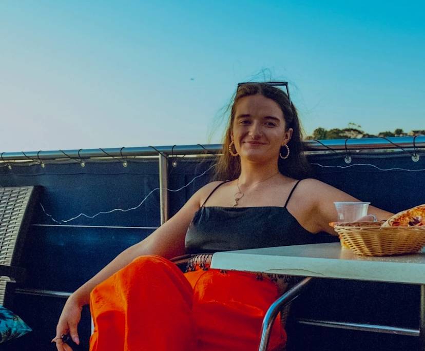 Maggie (25), $250, Smoker, LGBTQIA+, No pets, and No children