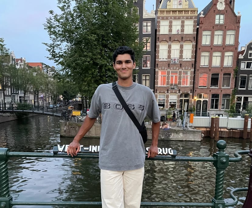 Hugh (26), $350, Non-smoker, No pets, and No children