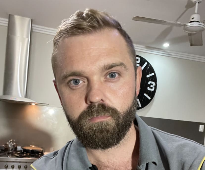 Nathan (32), $300, Have pets, Smoker, No children, and LGBTQIA+