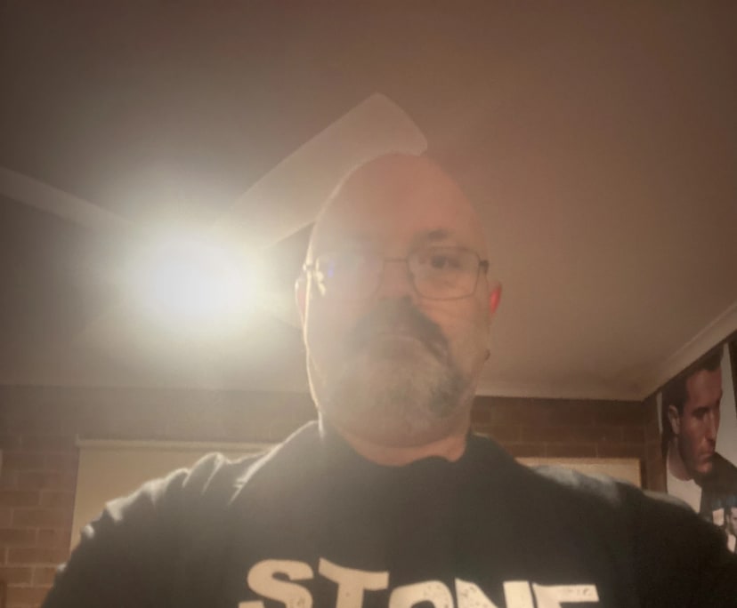 Justin (53), $200, Non-smoker, Have pets, and No children
