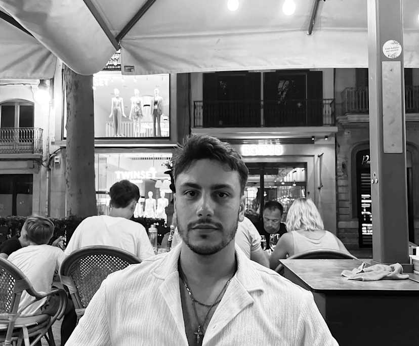 KHELIFI Alaa (26), $400, Non-smoker, No pets, and No children