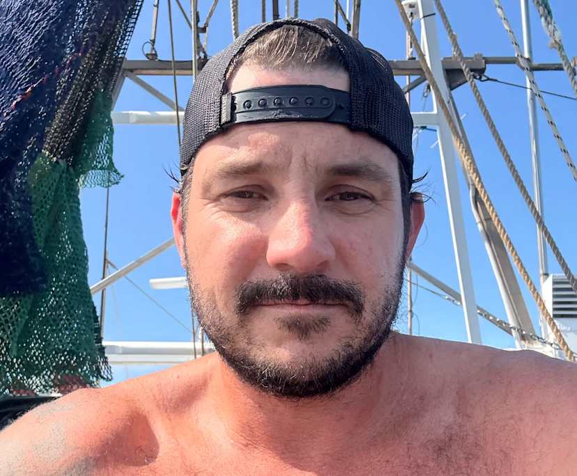 Adam (40), $250, Non-smoker, Have pets, and No children
