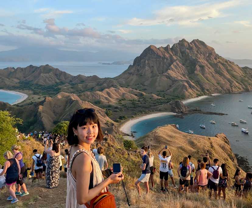 Fia (24), $300, Non-smoker, No pets, and No children