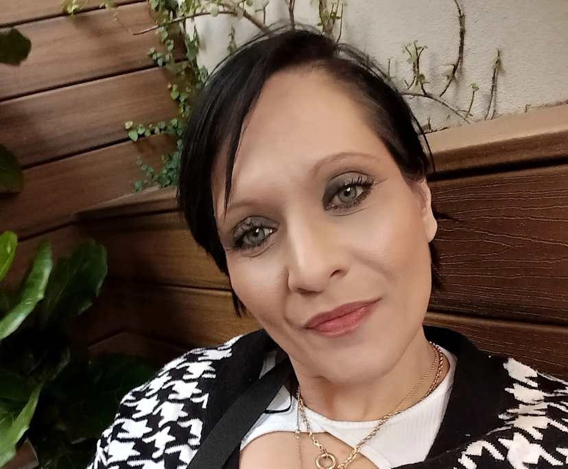 Suzanne Nehme (38), $300, Non-smoker, Have pets, and No children