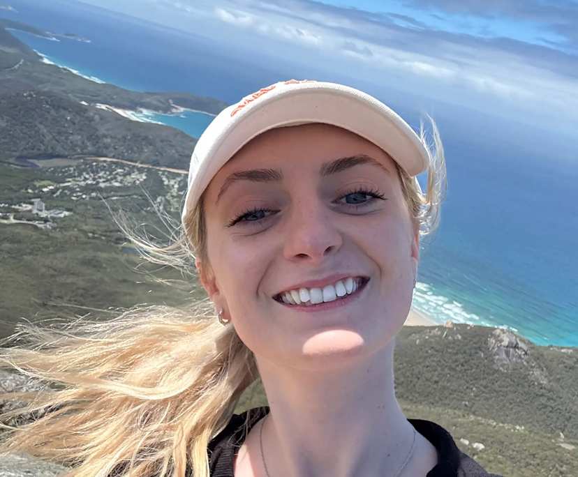 Jade (26), $400, Non-smoker, Have pets, and No children