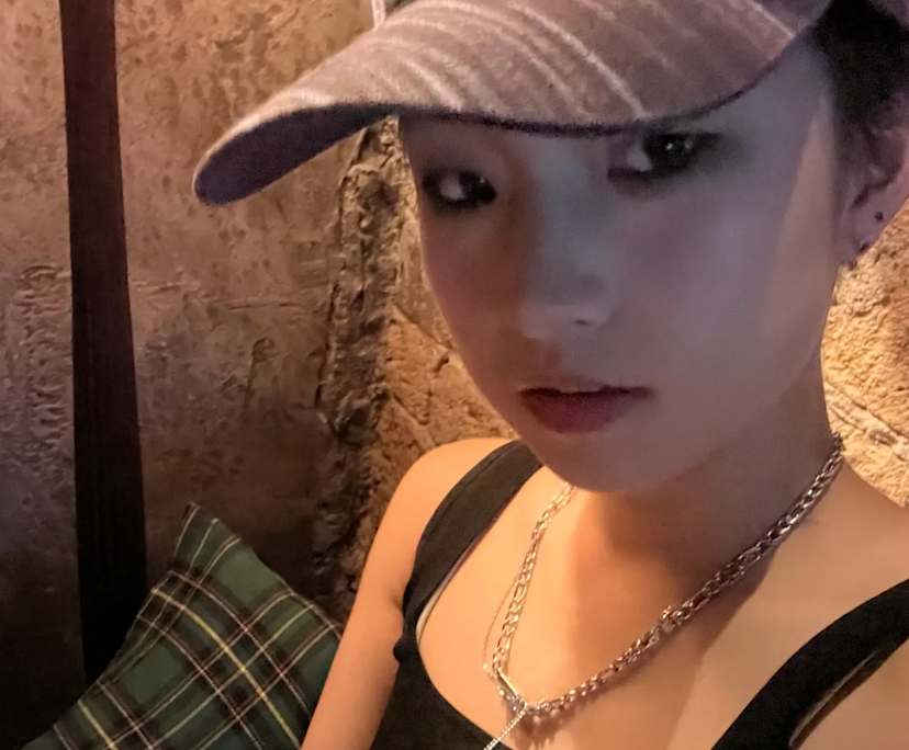 Sophia (19), $340, LGBTQIA+, Non-smoker, No pets, and No children