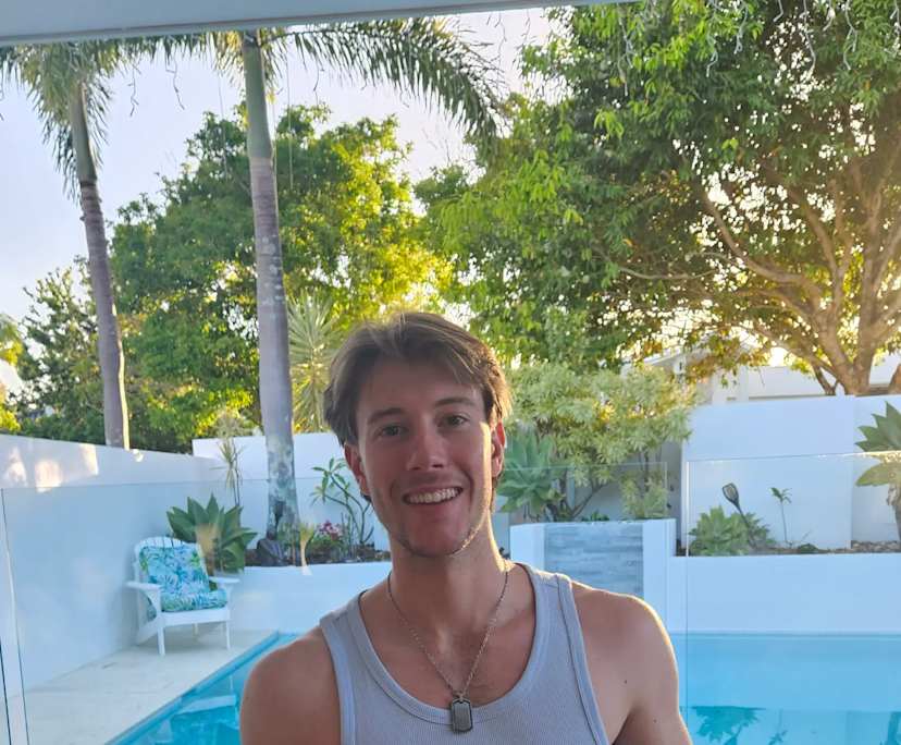 Shaun (23), $400, Non-smoker, No pets, and No children