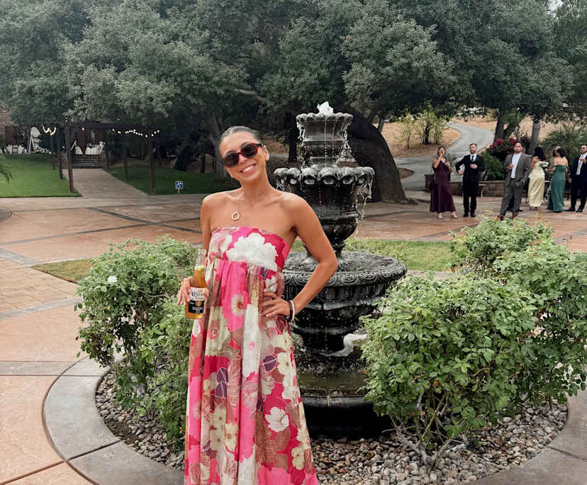 Hannah (28), $550, Non-smoker, No pets, and No children