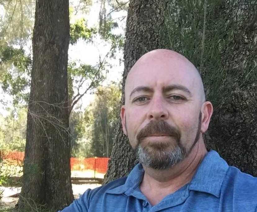 Joseph (51), $400, Non-smoker, Have pets, and No children