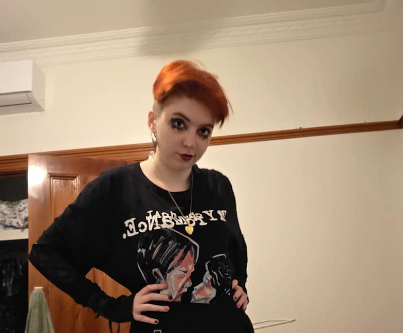 Nat (20), $330, LGBTQIA+, Non-smoker, No pets, and No children