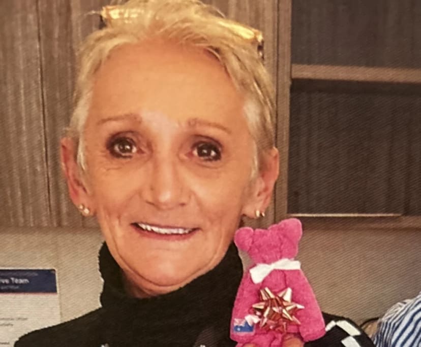 Vanessa (57), $350, Have pets, Smoker, and No children