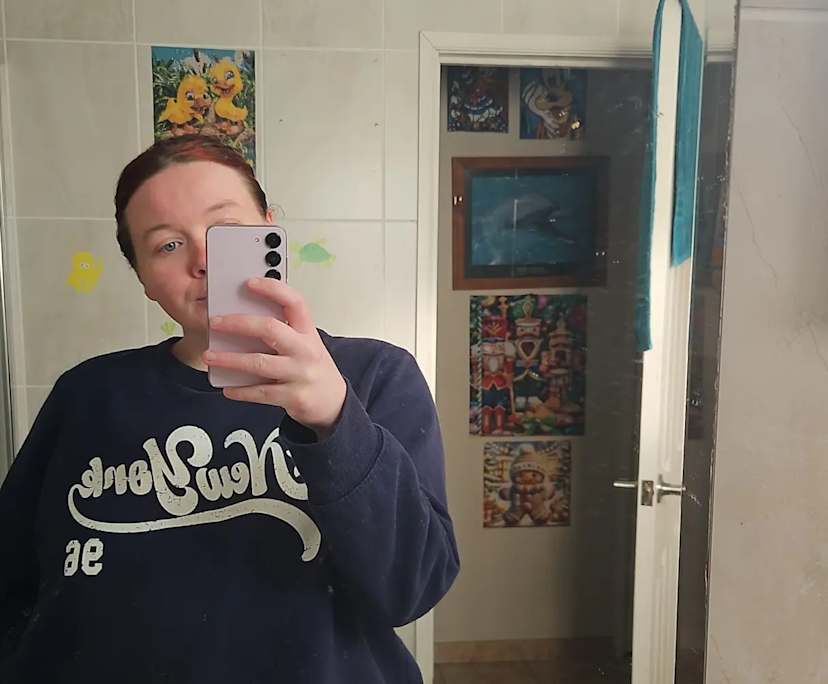 Jess (27), $260, Have children, LGBTQIA+, No pets, and Non-smoker