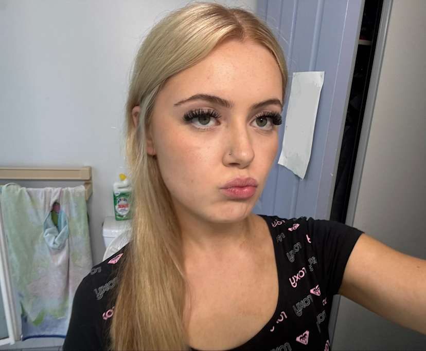 Sienna (18), $170, Non-smoker, No pets, and No children