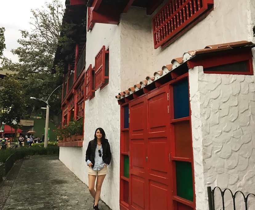 MARIA (35), $350, No pets, Non-smoker, and No children