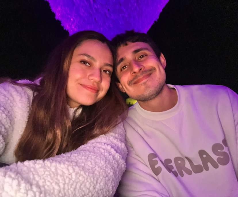 Valeria (23) and Alejandro (26), $500, Non-smoker, No pets, and No children