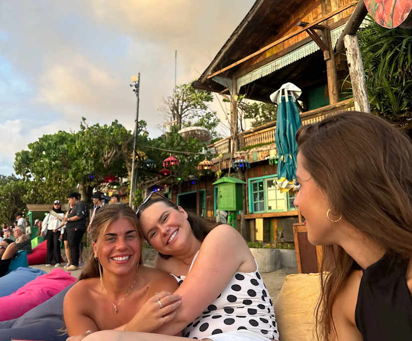 Skylar (27) and Saffy (26), $300, Non-smoker, No pets, and No children