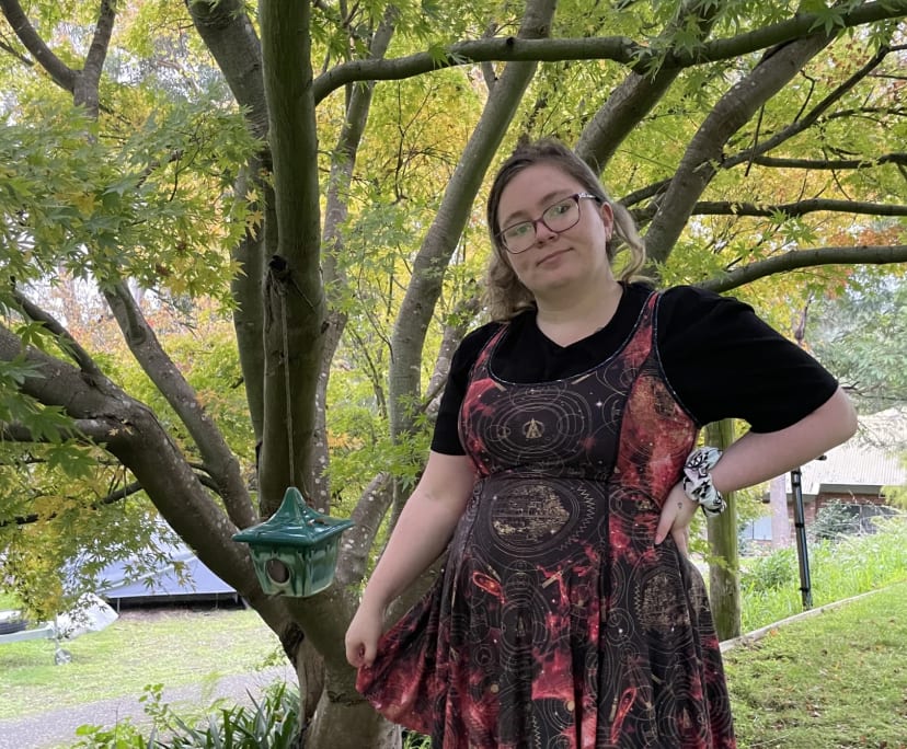 Sarah (24) and Riley (28), $370, Smoker, No pets, and No children