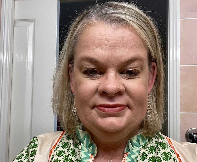 Dale (55), $375, Non-smoker, Have pets, and No children