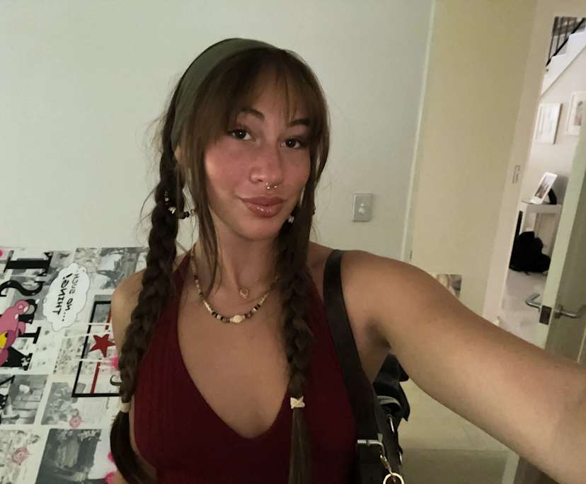 Portia (21), $300, Non-smoker, No pets, and No children