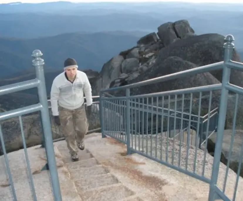 Matthew (43), $220, Non-smoker, No pets, and No children