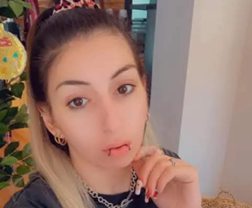 Mia