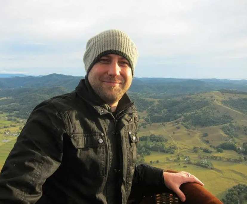 Marco (46), $350, Non-smoker, No pets, and No children