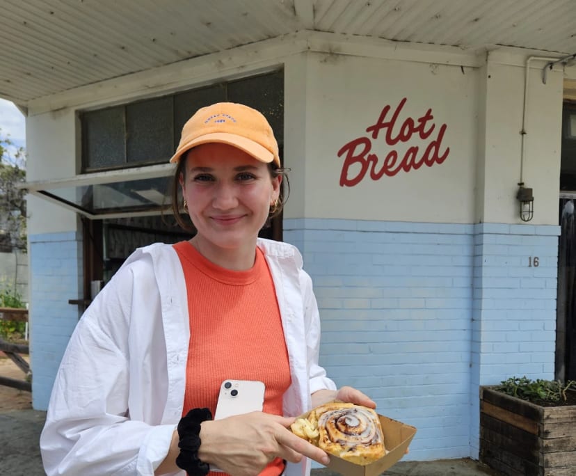 Raphaella (26), $280, Non-smoker, No pets, and No children