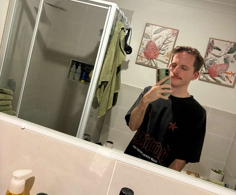 Dylan (21), $350, No pets, LGBTQIA+, Non-smoker, and No children