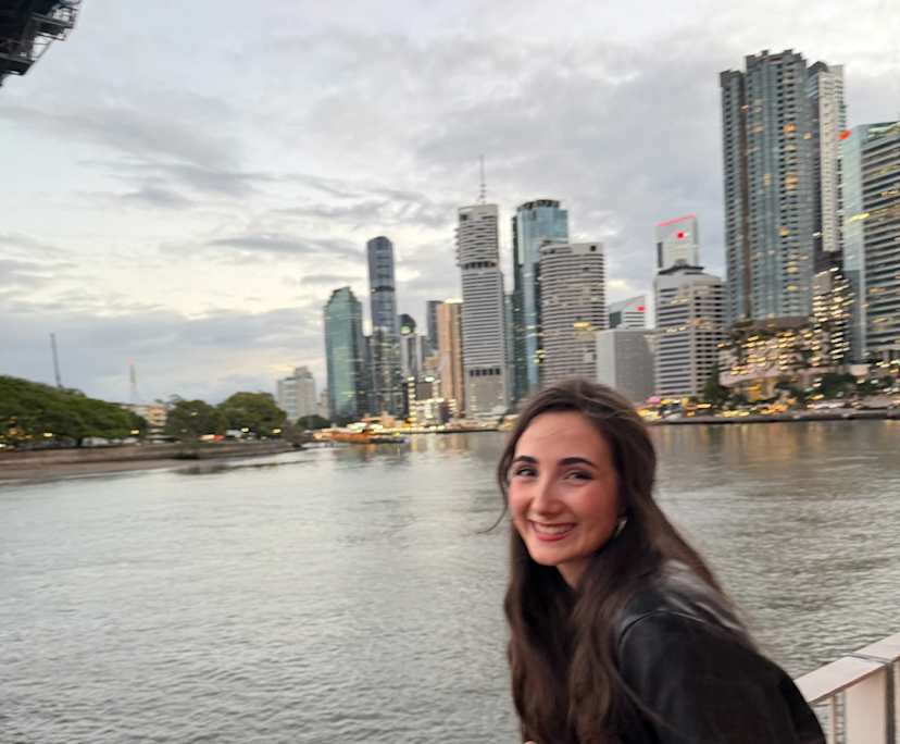 Siobhan (25), $315, No pets, Non-smoker, and No children