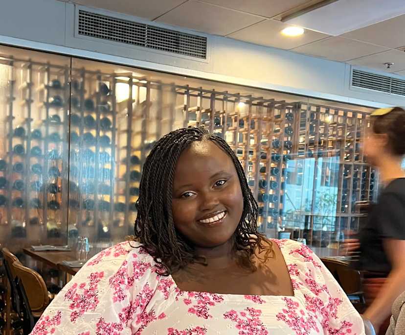 Muzana (25), $280, Non-smoker, No pets, and No children