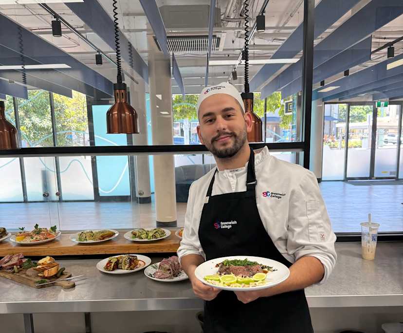 Ayberk (24), $400, Non-smoker, No pets, and No children