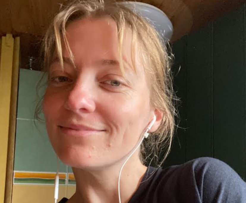 Mara (33), $230, No pets, Non-smoker, and No children